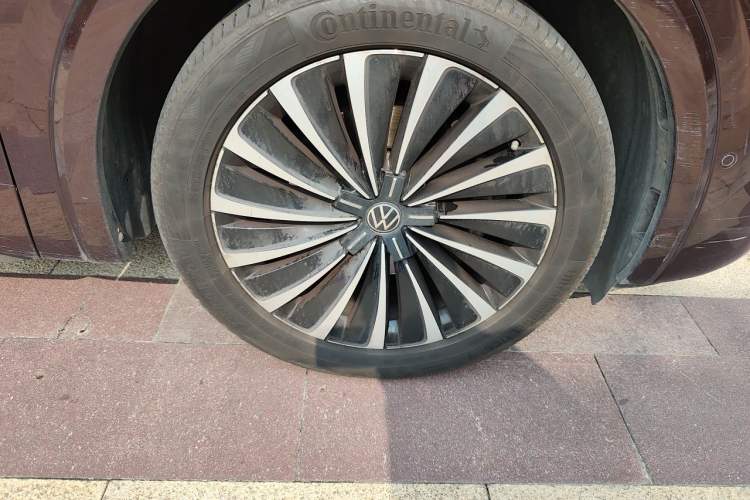 Used Volkswagen Viloran 2020 380TSI Flagship Edition Right Front Wheel Hub