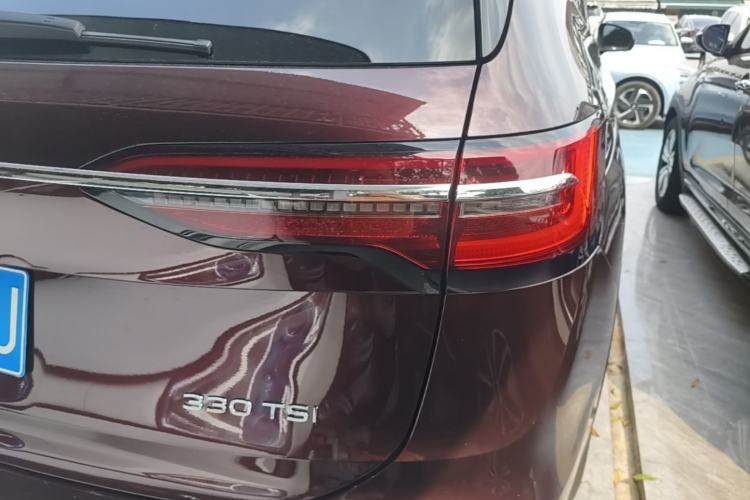 Used Volkswagen Viloran 2020 330TSI Luxury Edition Right Rear Taillight
