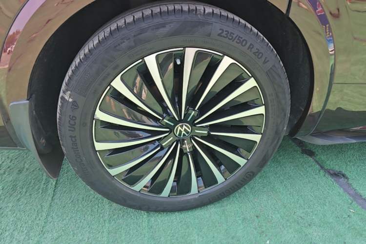 Used Volkswagen Viloran 2020 380TSI Flagship Edition Right Rear Wheel Hub