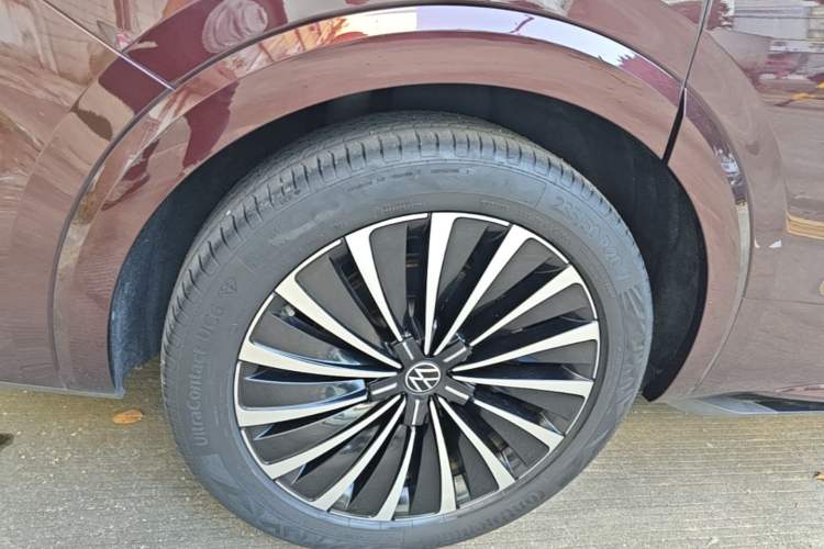 Used Volkswagen Viloran 2020 380TSI Prestige Edition Right Rear Wheel Hub