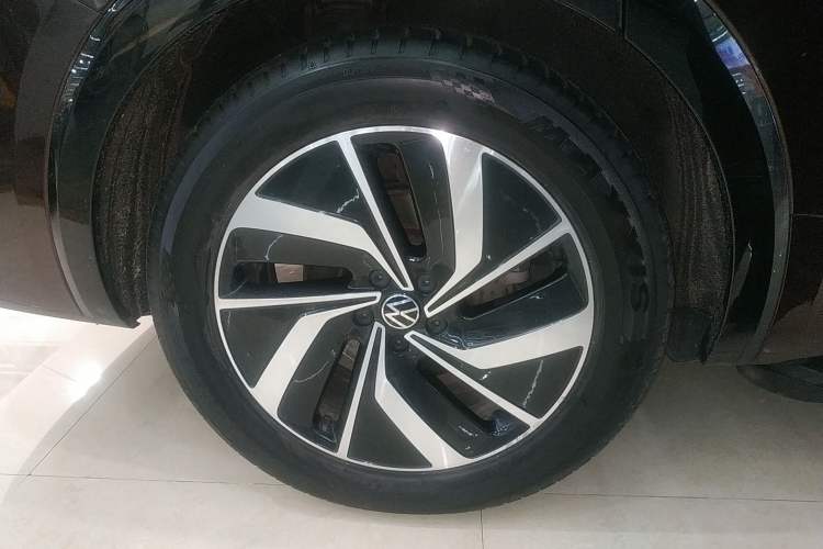 Used Volkswagen Viloran 2020 330TSI Luxury Edition Right Rear Wheel Hub