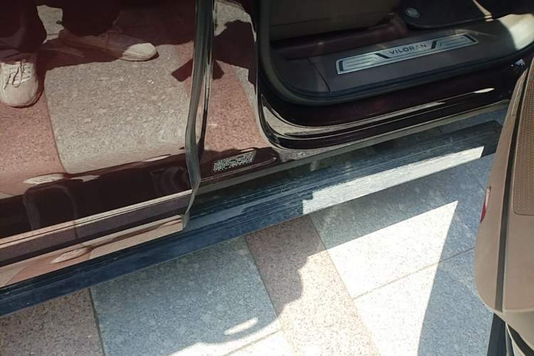 Used Volkswagen Viloran 2020 380TSI Prestige Edition Right Side Sill