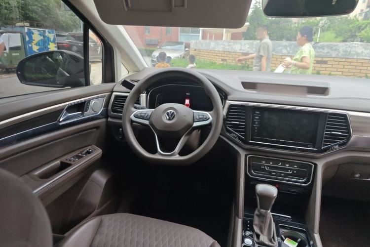 Used Volkswagen Viloran 2020 330TSI Business Edition Steering Wheel