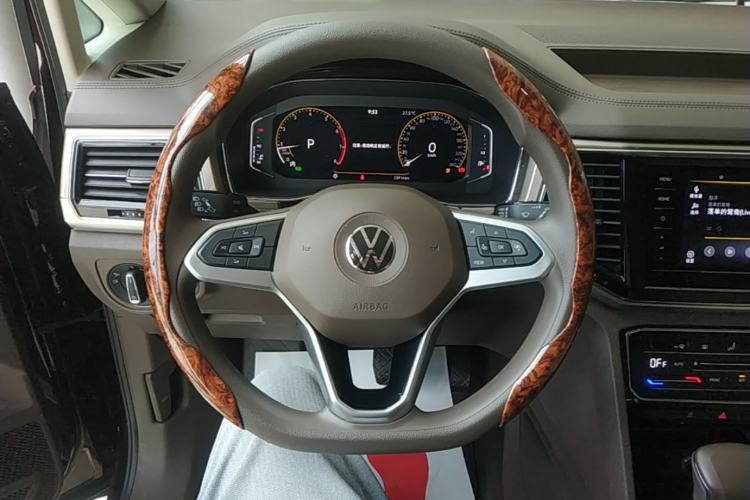 Used Volkswagen Viloran 2020 330TSI Business Edition Steering Wheel
