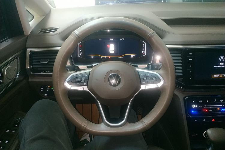 Used Volkswagen Viloran 2020 330TSI Luxury Edition Steering Wheel
