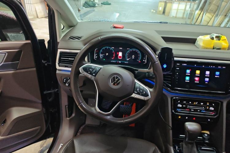 Used Volkswagen Viloran 2020 330TSI Luxury Edition Steering Wheel