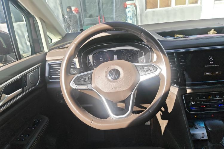 Used Volkswagen Viloran 2020 330TSI Luxury Edition Steering Wheel