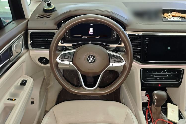 Used Volkswagen Viloran 2020 330TSI Luxury Edition Steering Wheel