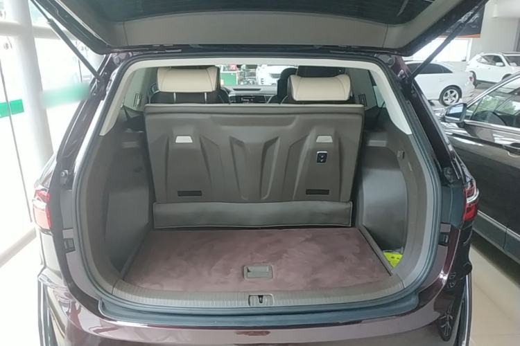 Used Volkswagen Viloran 2020 330TSI Business Edition Trunk