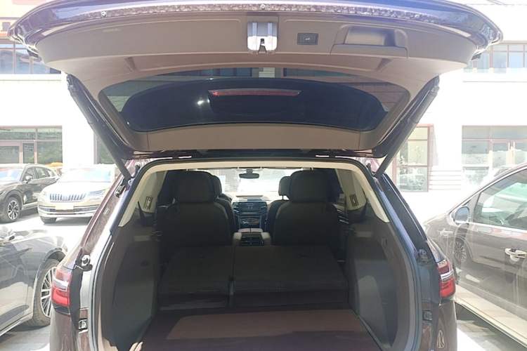 Used Volkswagen Viloran 2020 380TSI Prestige Edition Trunk