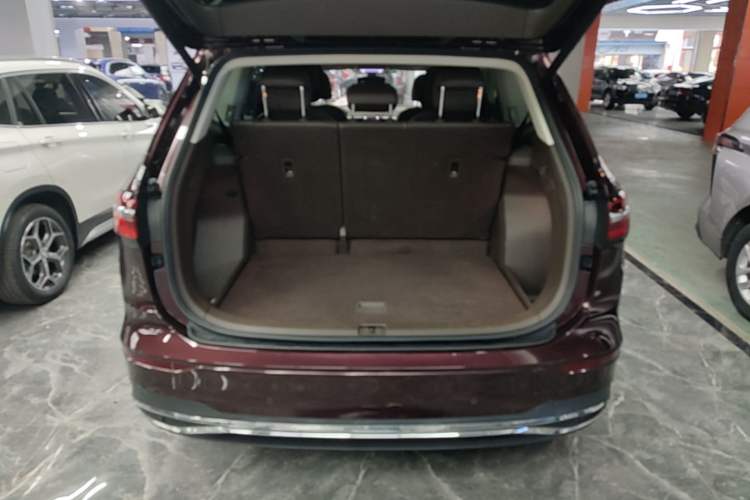 Used Volkswagen Viloran 2020 380TSI Prestige Edition Trunk