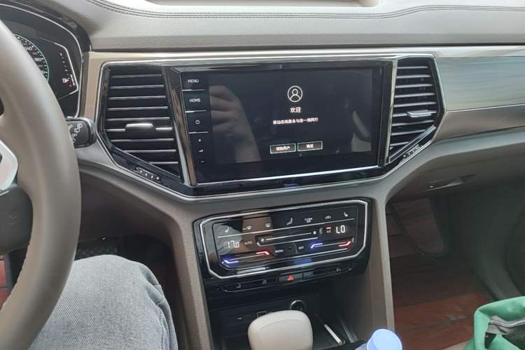 Used Volkswagen Viloran 2020 380TSI Prestige Edition Audio And AC Panel