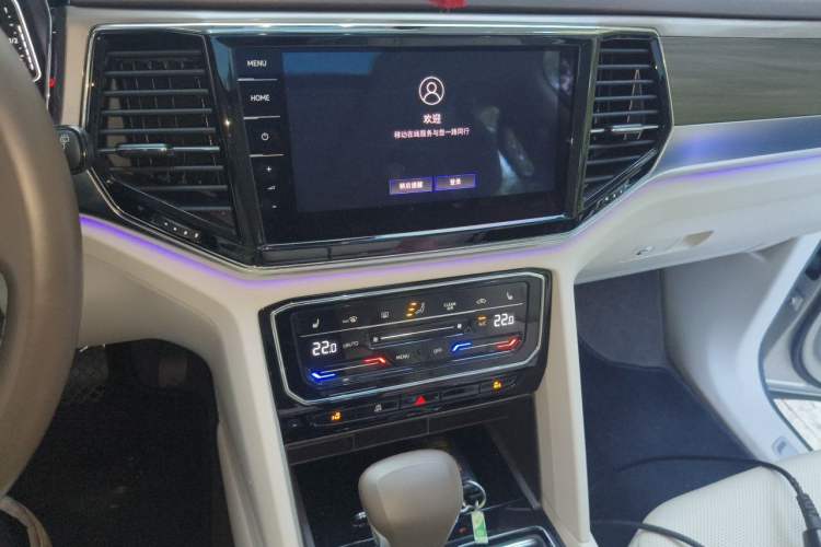 Used Volkswagen Viloran 2020 380TSI Prestige Edition Audio And AC Panel