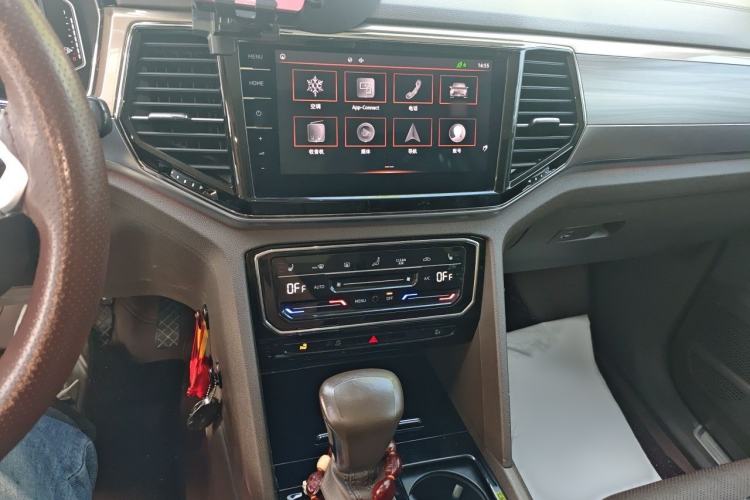 Used Volkswagen Viloran 2020 380TSI Prestige Edition Audio And AC Panel
