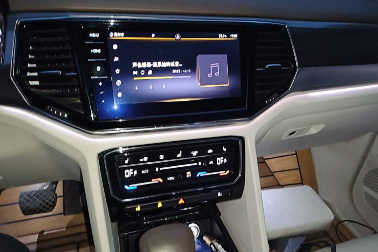 Used Volkswagen Viloran 2020 330TSI Luxury Edition Audio And AC Panel