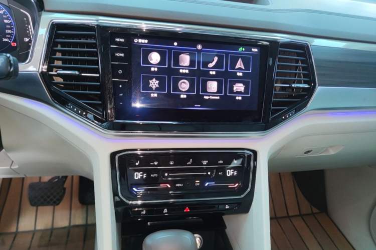 Used Volkswagen Viloran 2020 380TSI Prestige Edition Audio And AC Panel