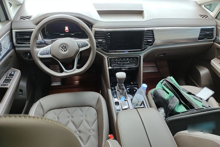 Used Volkswagen Viloran 2020 380TSI Prestige Edition Center Console