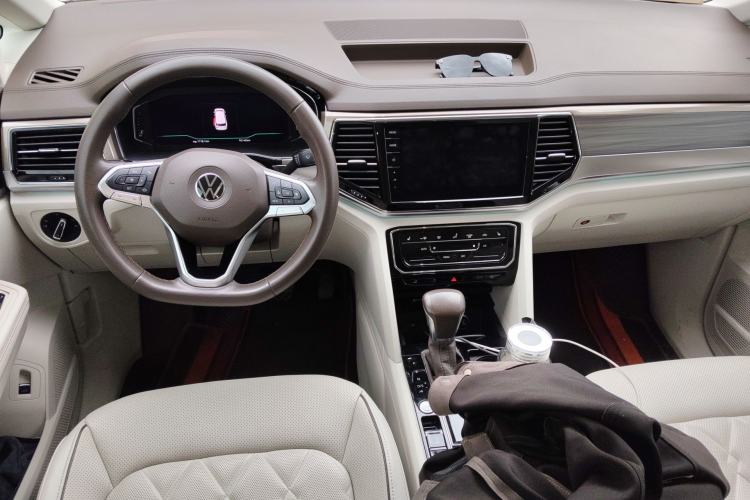 Used Volkswagen Viloran 2020 380TSI Prestige Edition Center Console