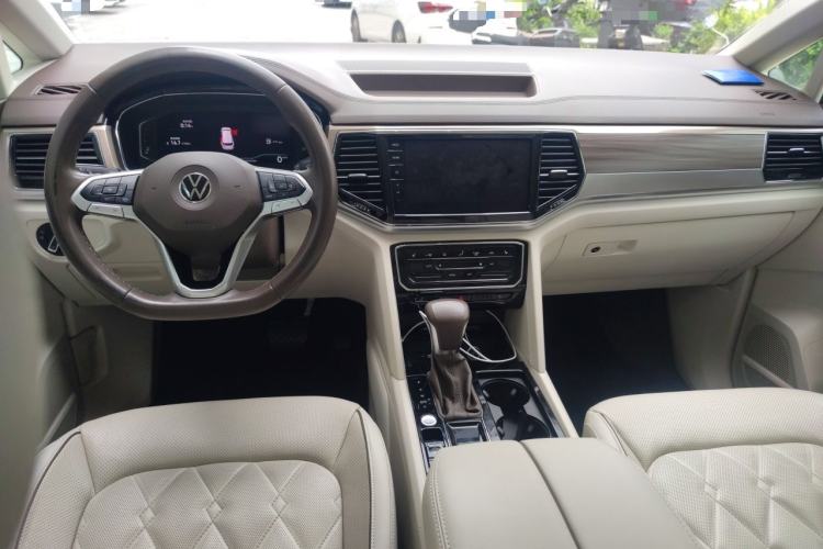 Used Volkswagen Viloran 2020 380TSI Prestige Edition Center Console