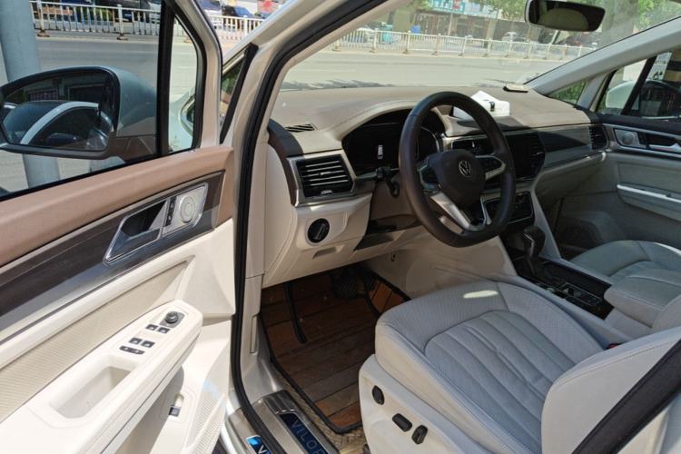 Used Volkswagen Viloran 2020 330TSI Luxury Edition Driver Seat