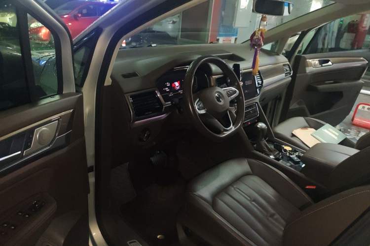 Used Volkswagen Viloran 2020 330TSI Luxury Edition Driver Seat