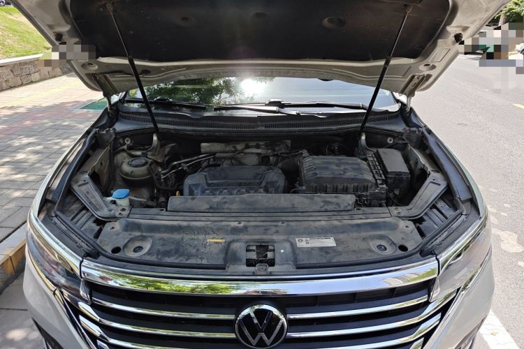 Used Volkswagen Viloran 2020 330TSI Luxury Edition Engine Bay