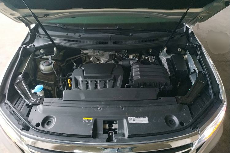 Used Volkswagen Viloran 2020 330TSI Luxury Edition Engine Bay