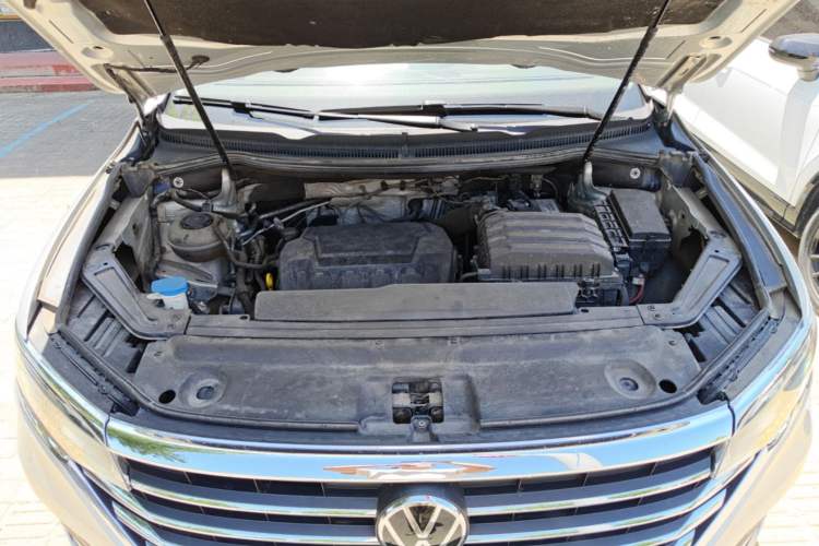 Used Volkswagen Viloran 2020 330TSI Luxury Edition Engine Bay