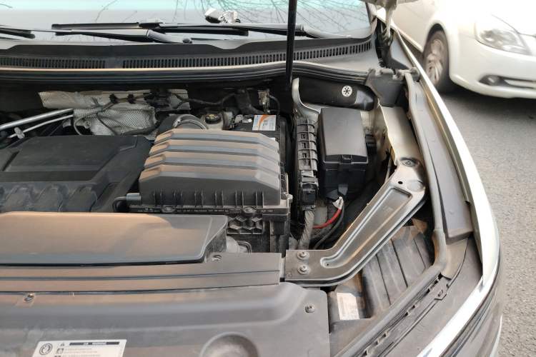 Used Volkswagen Viloran 2020 380TSI Flagship Edition Engine Bay Left