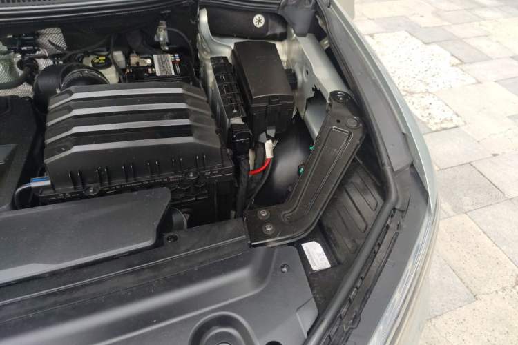 Used Volkswagen Viloran 2020 380TSI Prestige Edition Engine Bay Left