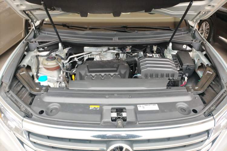 Used Volkswagen Viloran 2020 330TSI Luxury Edition Engine Bay
