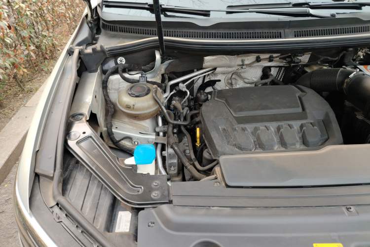 Used Volkswagen Viloran 2020 380TSI Flagship Edition Engine Bay Right