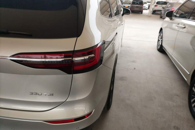 Used Volkswagen Viloran 2020 330TSI Luxury Edition Exterior 3