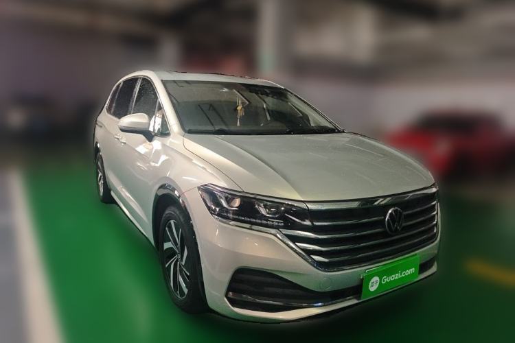 Used Volkswagen Viloran 2020 330TSI Luxury Edition Front Right 45 Deg