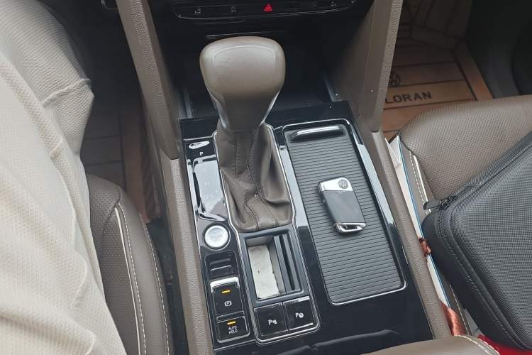 Used Volkswagen Viloran 2020 380TSI Prestige Edition Gear Lever