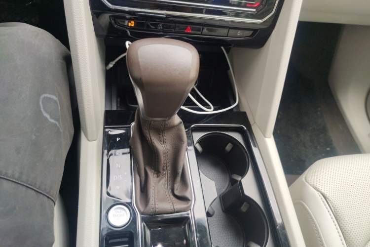 Used Volkswagen Viloran 2020 380TSI Prestige Edition Gear Lever