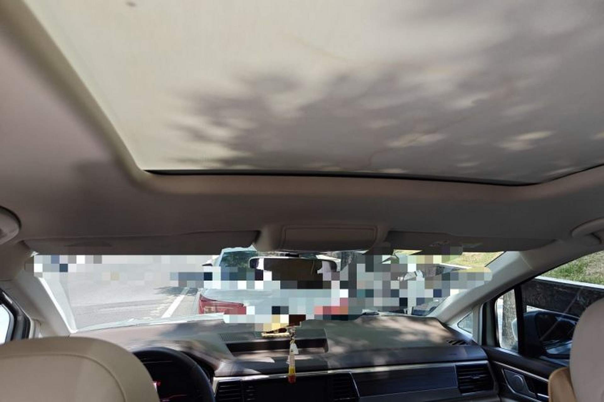 Used Volkswagen Viloran 2020 330TSI Luxury Edition Headliner