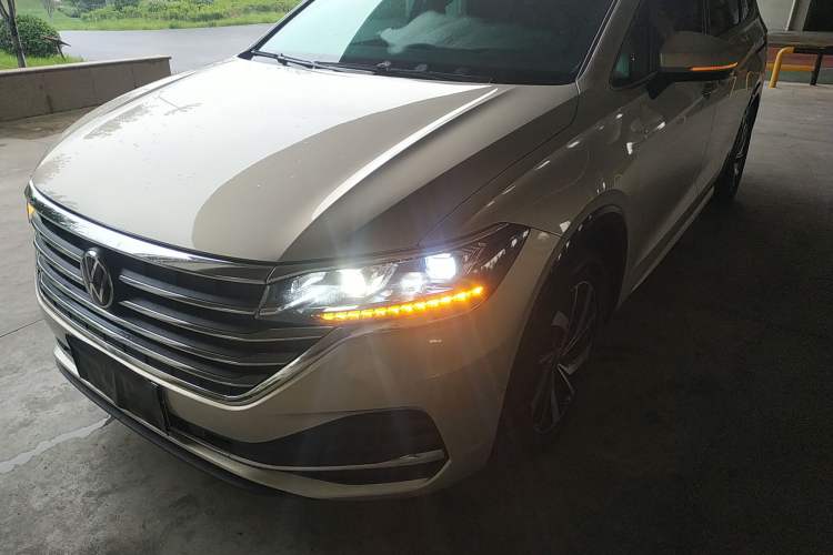 Used Volkswagen Viloran 2020 330TSI Luxury Edition Left Front Headlight