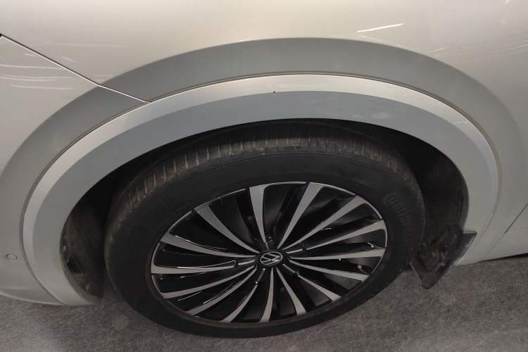 Used Volkswagen Viloran 2020 380TSI Prestige Edition Left Front Wheel Hub
