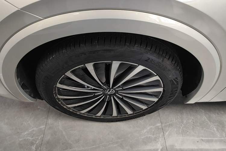 Used Volkswagen Viloran 2020 380TSI Flagship Edition Left Front Wheel Hub
