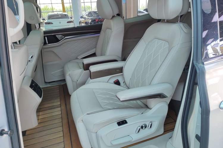 Used Volkswagen Viloran 2020 380TSI Prestige Edition Left Rear Seat