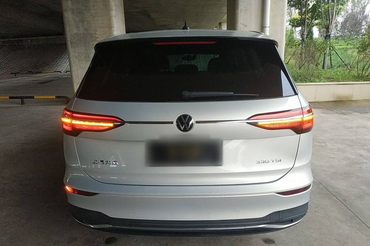 Used Volkswagen Viloran 2020 330TSI Luxury Edition Rear