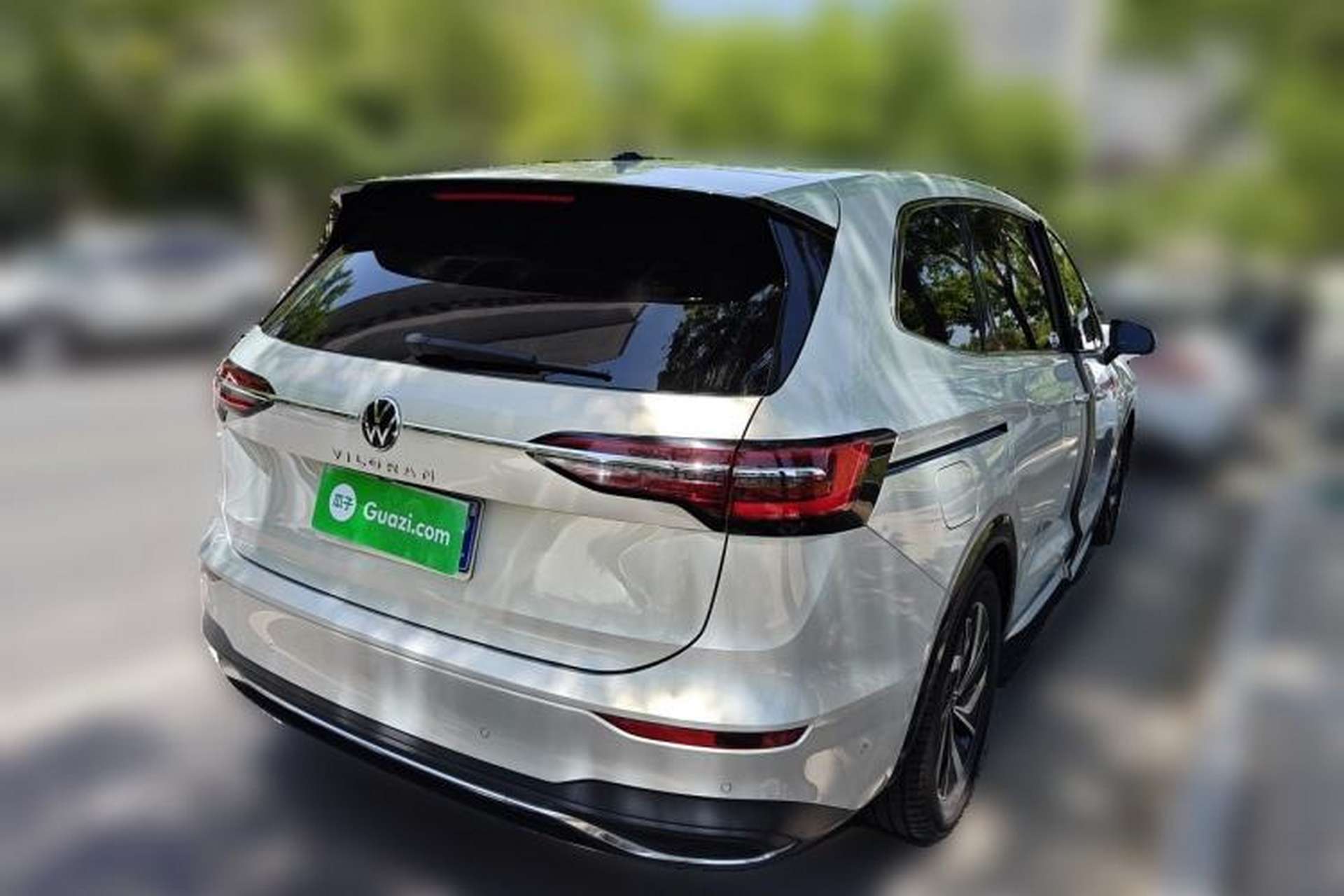 Used Volkswagen Viloran 2020 330TSI Luxury Edition Rear Right 45 Deg