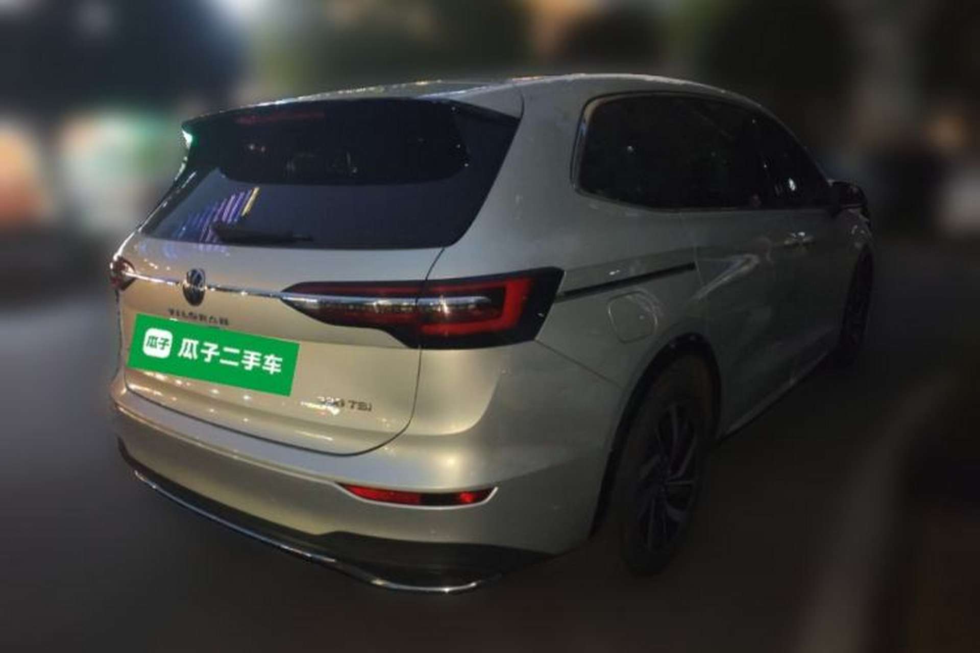 Used Volkswagen Viloran 2020 330TSI Luxury Edition Rear Right 45 Deg