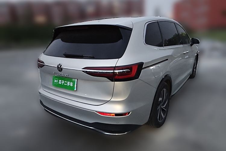 Used Volkswagen Viloran 2020 330TSI Luxury Edition Rear Right 45 Deg