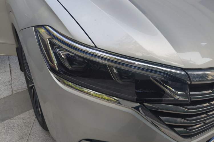 Used Volkswagen Viloran 2020 380TSI Prestige Edition Right Front Headlight