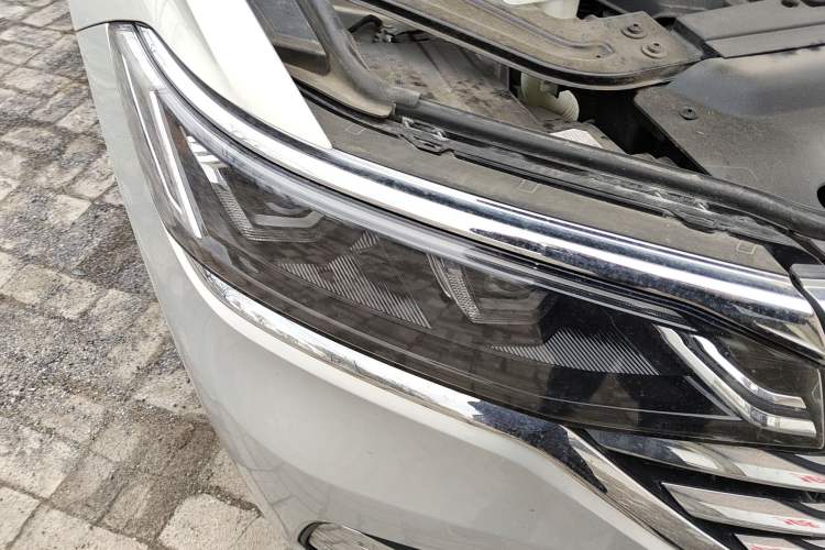 Used Volkswagen Viloran 2020 380TSI Prestige Edition Right Front Headlight