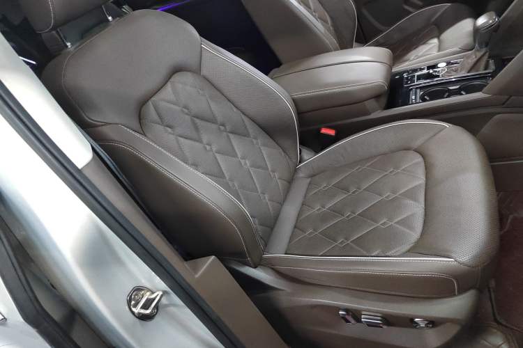 Used Volkswagen Viloran 2020 380TSI Prestige Edition Right Front Seat