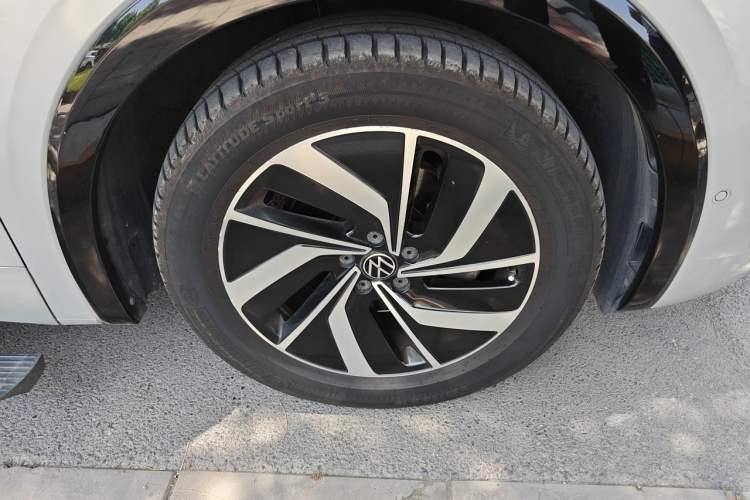 Used Volkswagen Viloran 2020 330TSI Luxury Edition Right Front Wheel Hub
