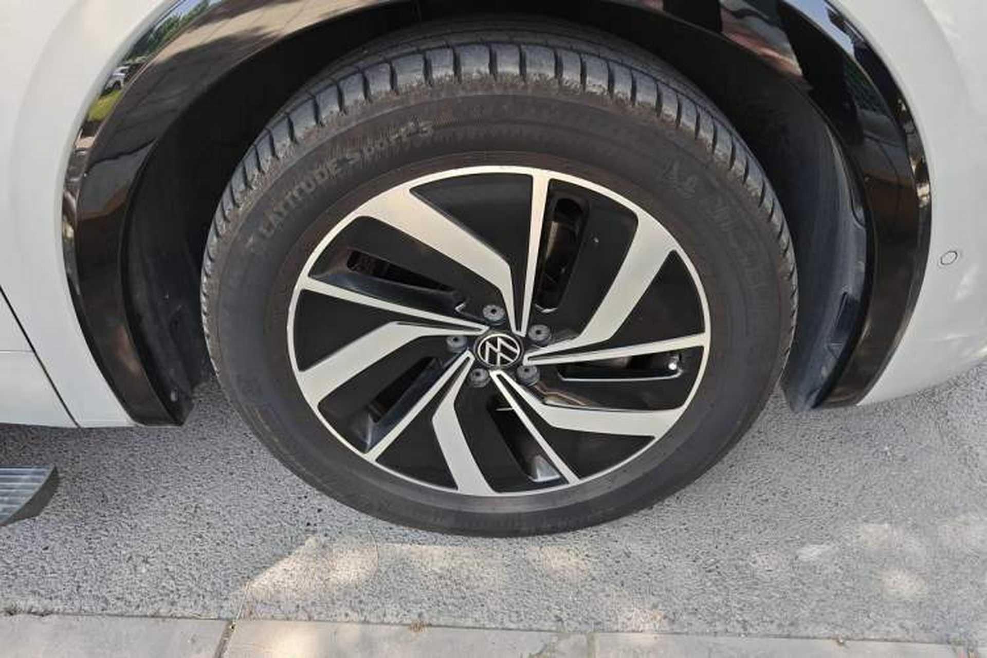 Used Volkswagen Viloran 2020 330TSI Luxury Edition Right Front Wheel Hub